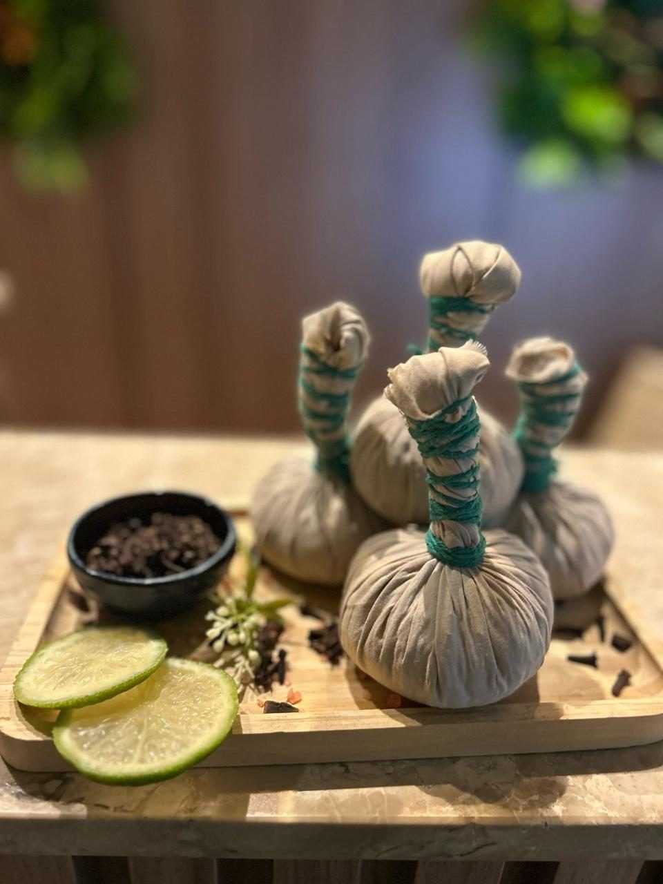 Pindas chinesas com ervas e especiarias