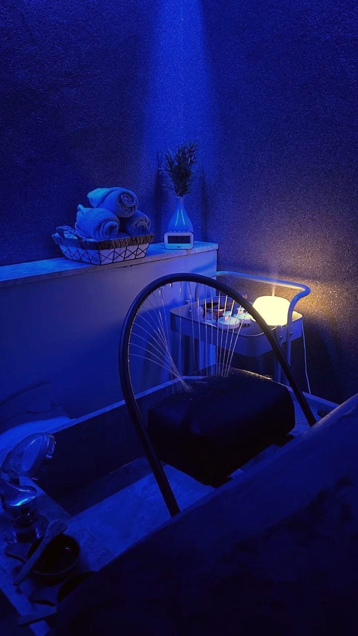 Sala de massagem com cromoterapia